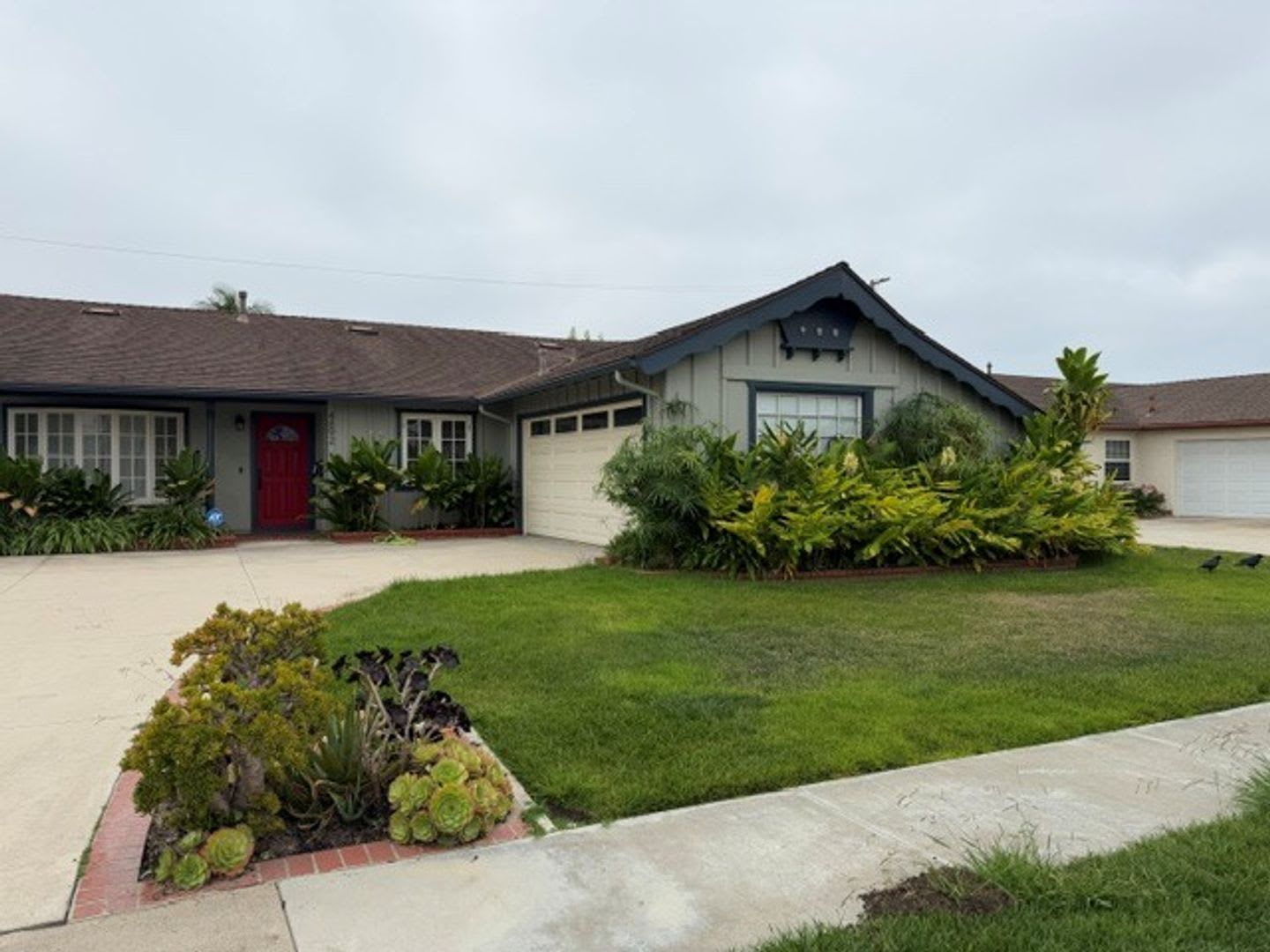 4 Bedroom 3 Bath Home With Family Room – photo 2