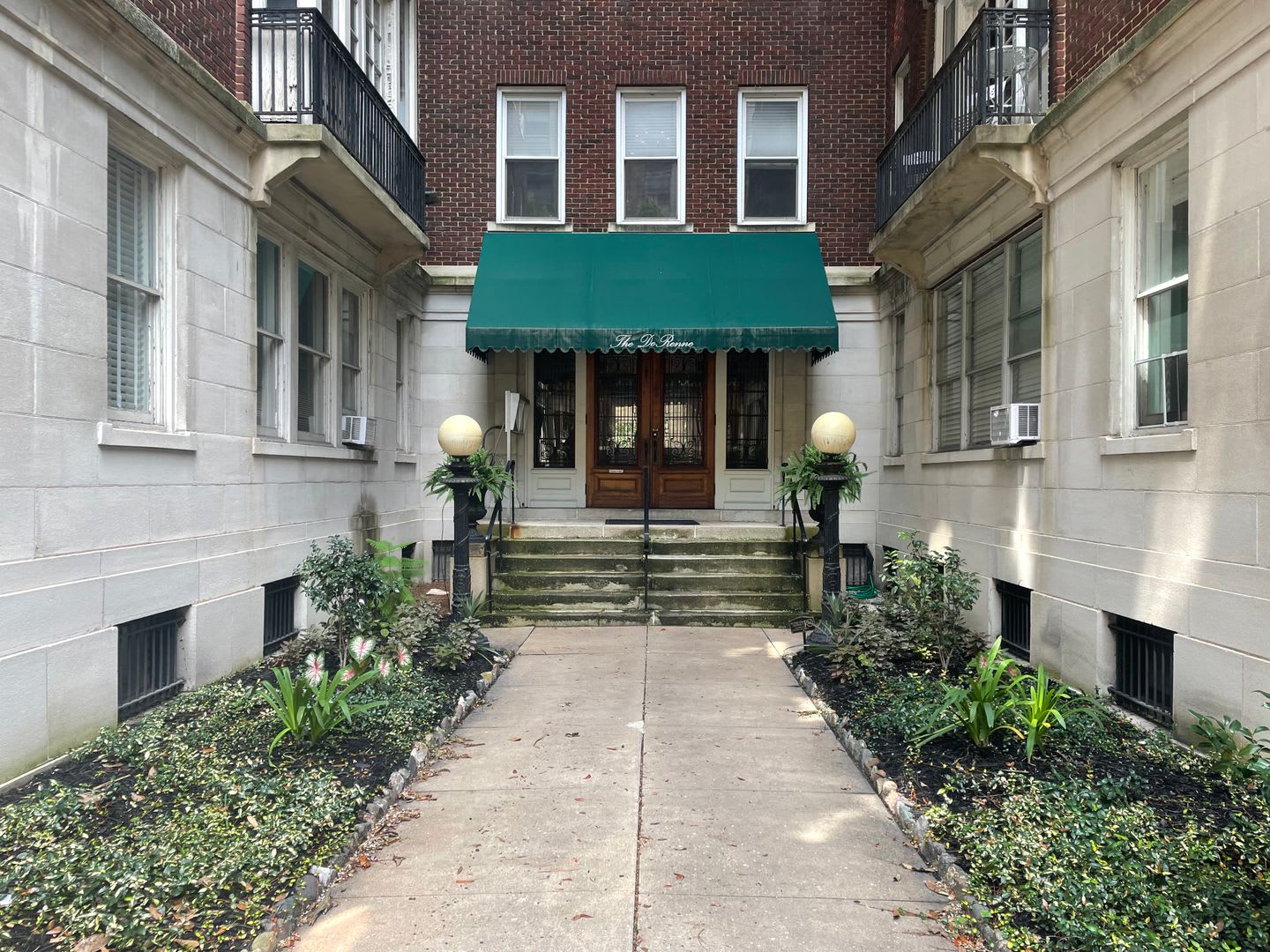 Long Term Rental in the Heart of Downtown! – photo 3