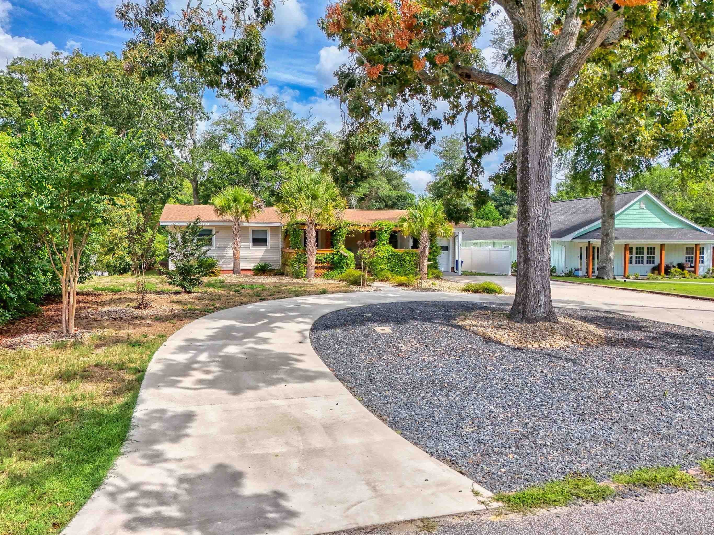 807 Bellamy Dr. – photo 2