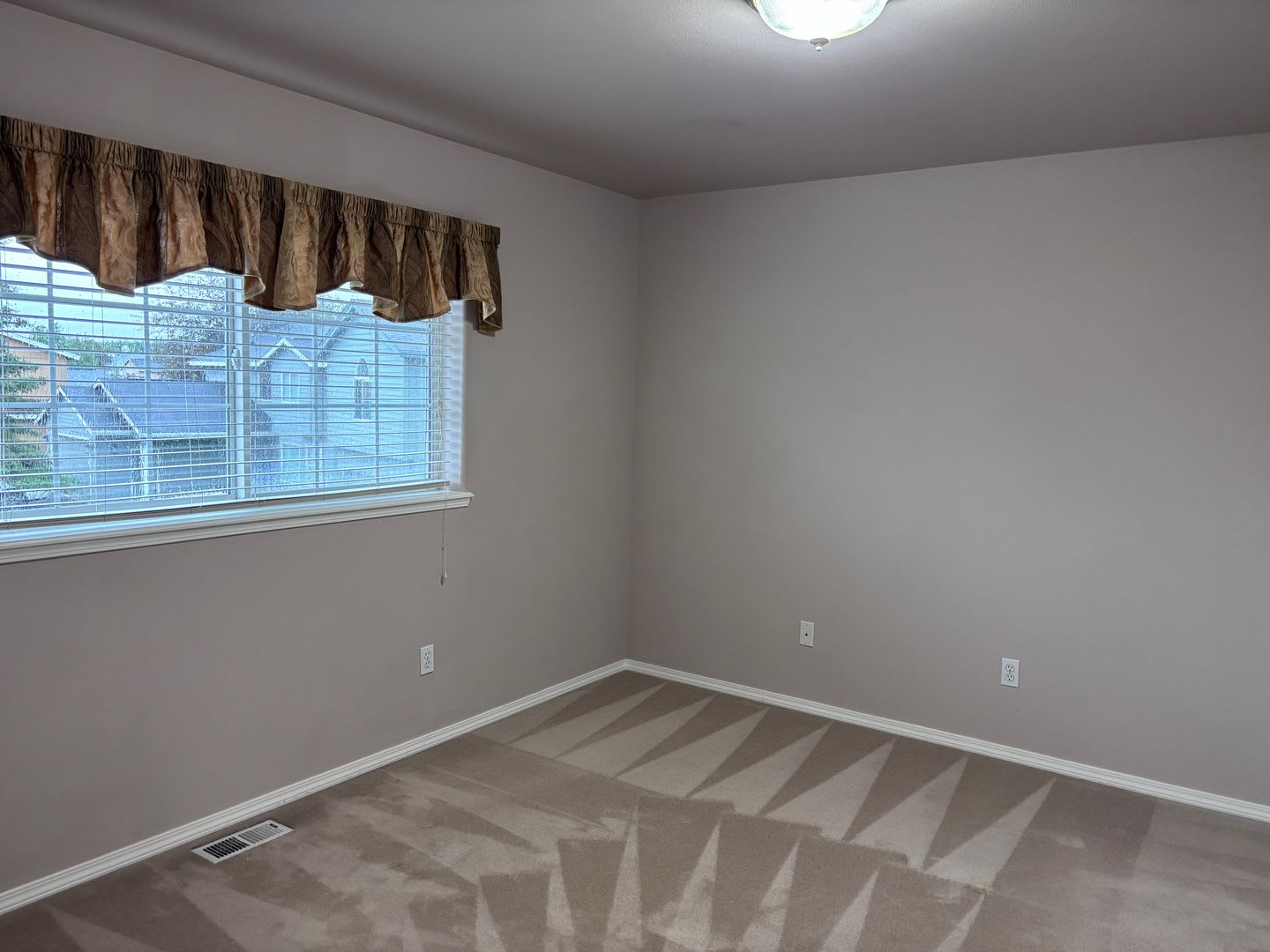 Beautiful South Anchorage Home – photo 4