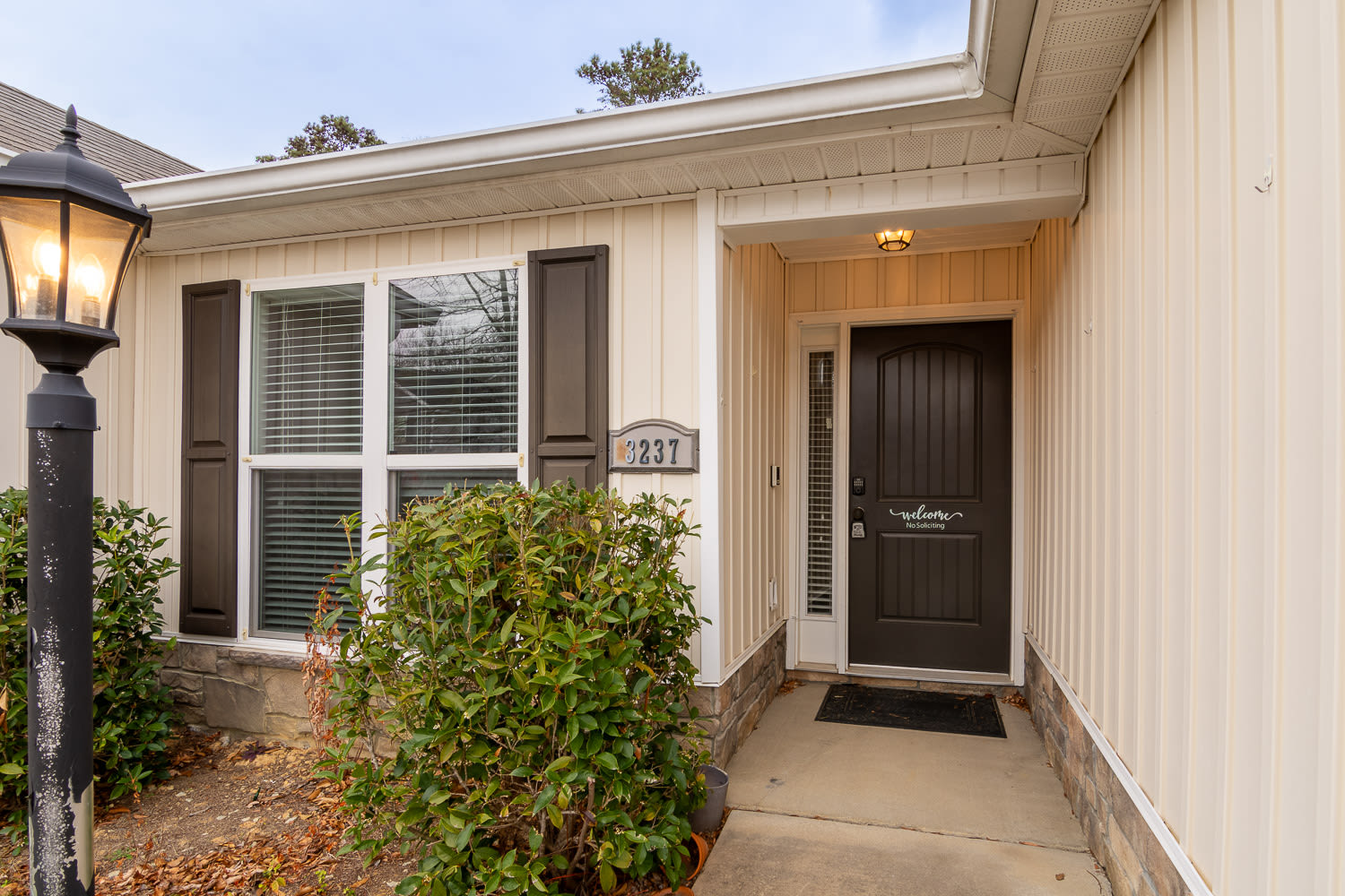 3237 Alexandria Drive – photo 2