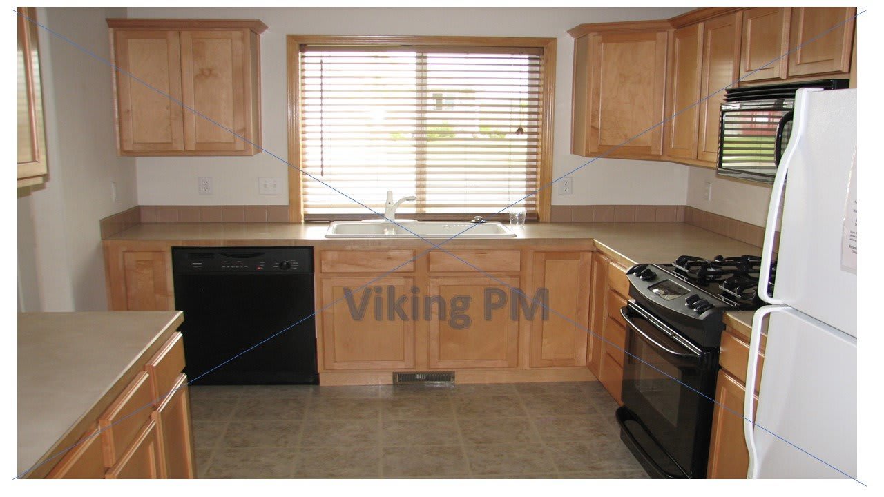 528 NE Robin Ct. – photo 2