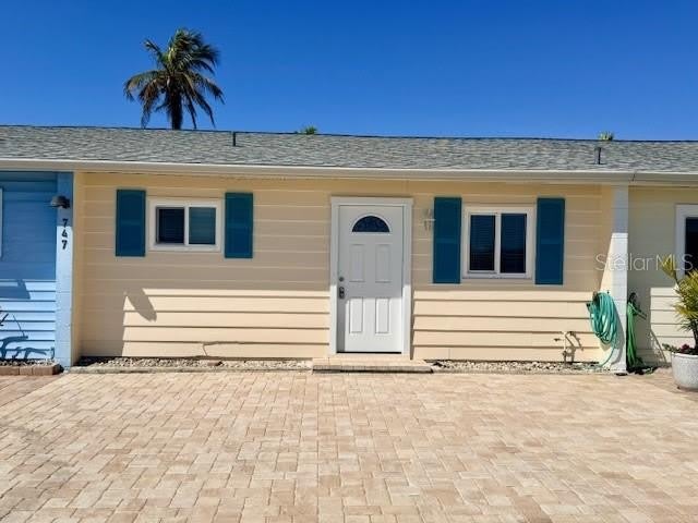 747 SAINT JUDES Drive S – photo 1