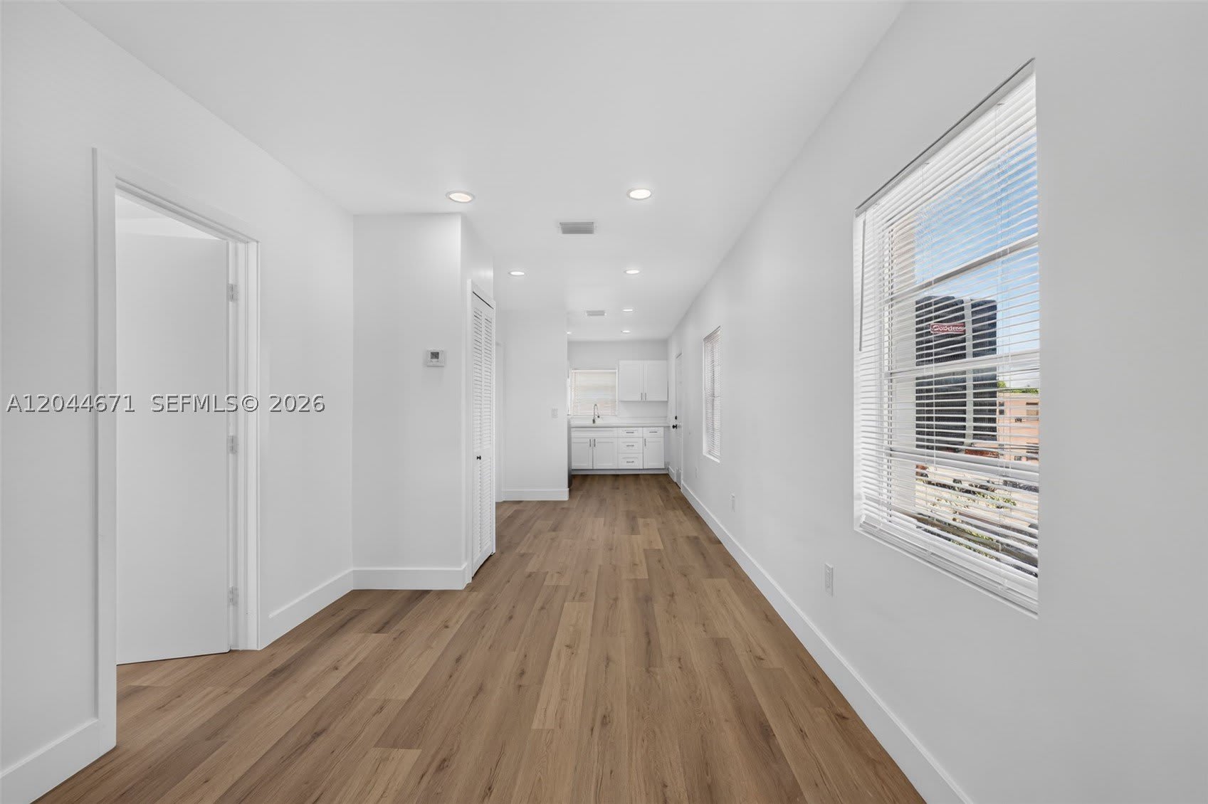 1900 SW 6th St SW 6th St – photo 2