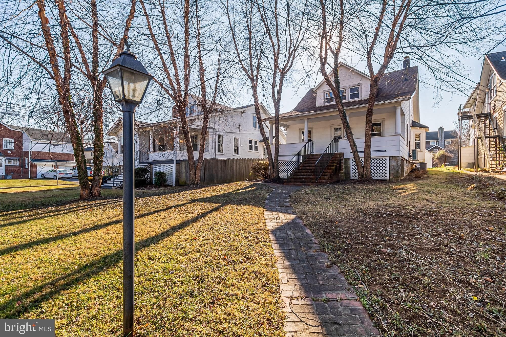 67 BURKE – photo 1