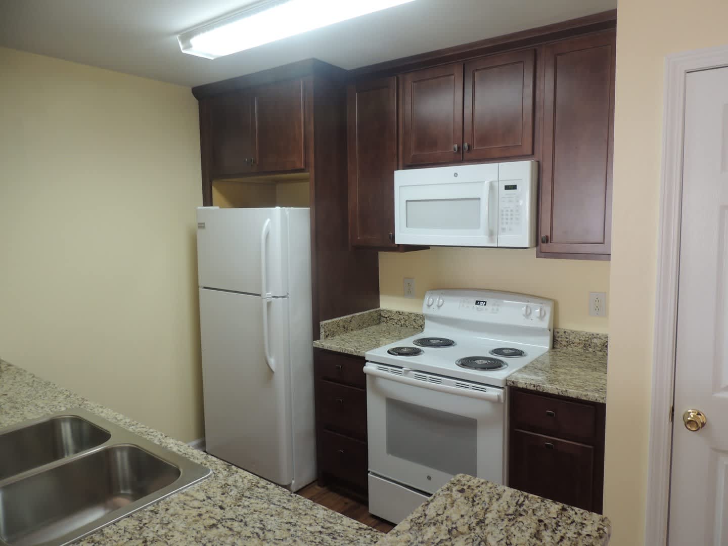 Modern Duplex On a Corner Lot – photo 5