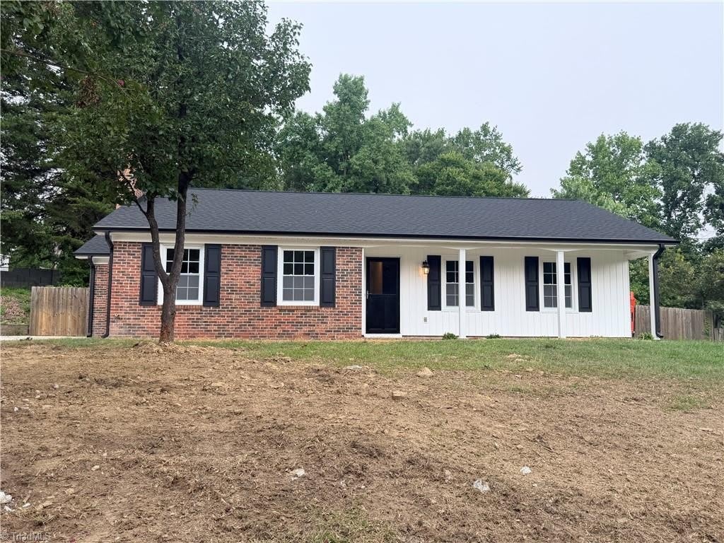 705 Lakecrest Avenue – photo 1