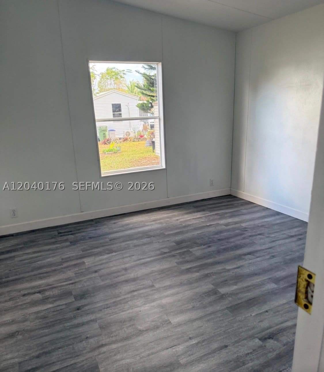 100 NE 6th Ave – photo 4