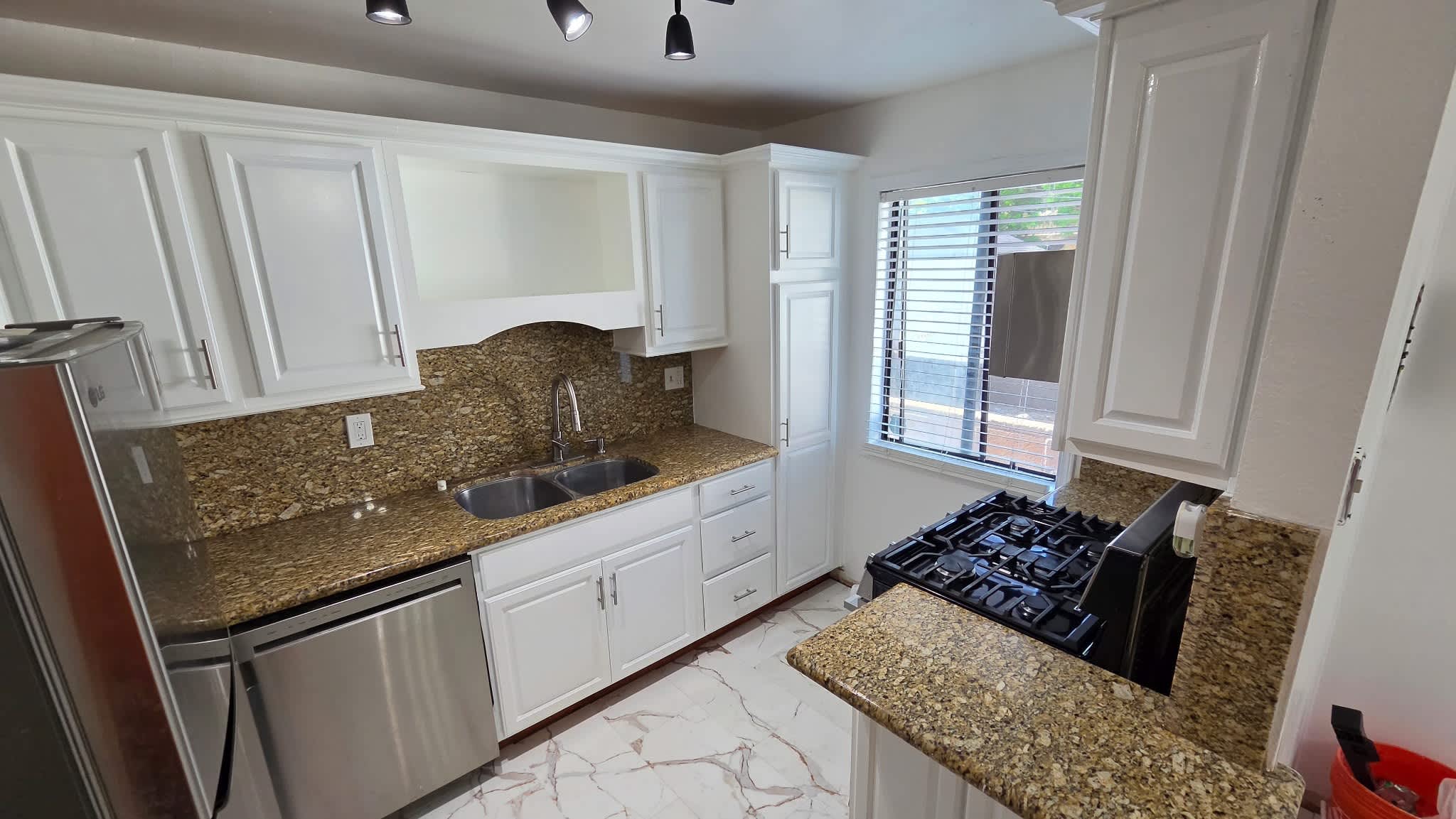 219 N Isabel St – photo 2