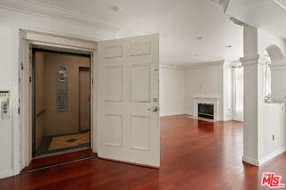 11737 Goshen Avenue – photo 2