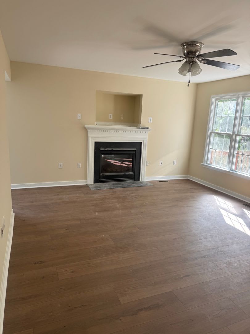 Stunning Colonial in Avery Green(Twin Hickory) Available for Immediate Occupancy!! – photo 5