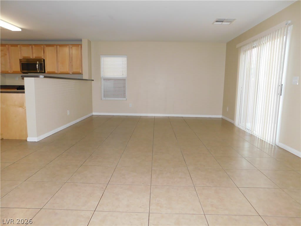 9210 VALLEY RANCH Avenue – photo 5