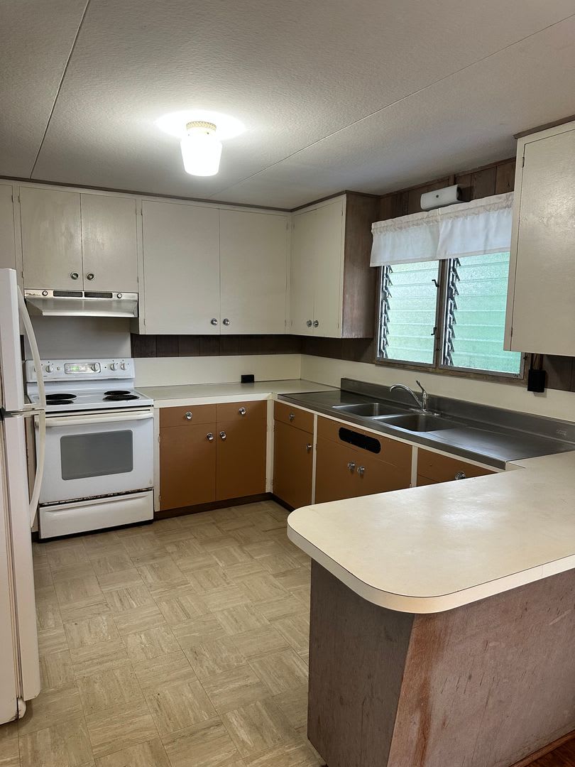 3 bedroom, 1.5 bath, 1 parking, Liliha – photo 2