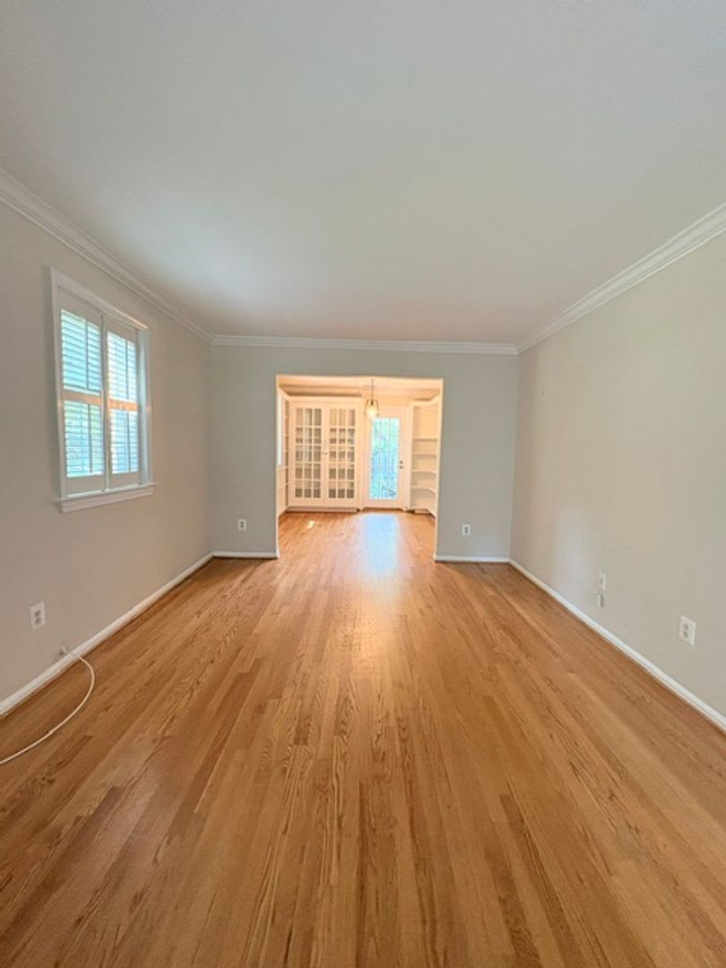 Fabulous Sun Splashed 3 BR, 2.5 BA Townhome in Kenwood Forest! – photo 4