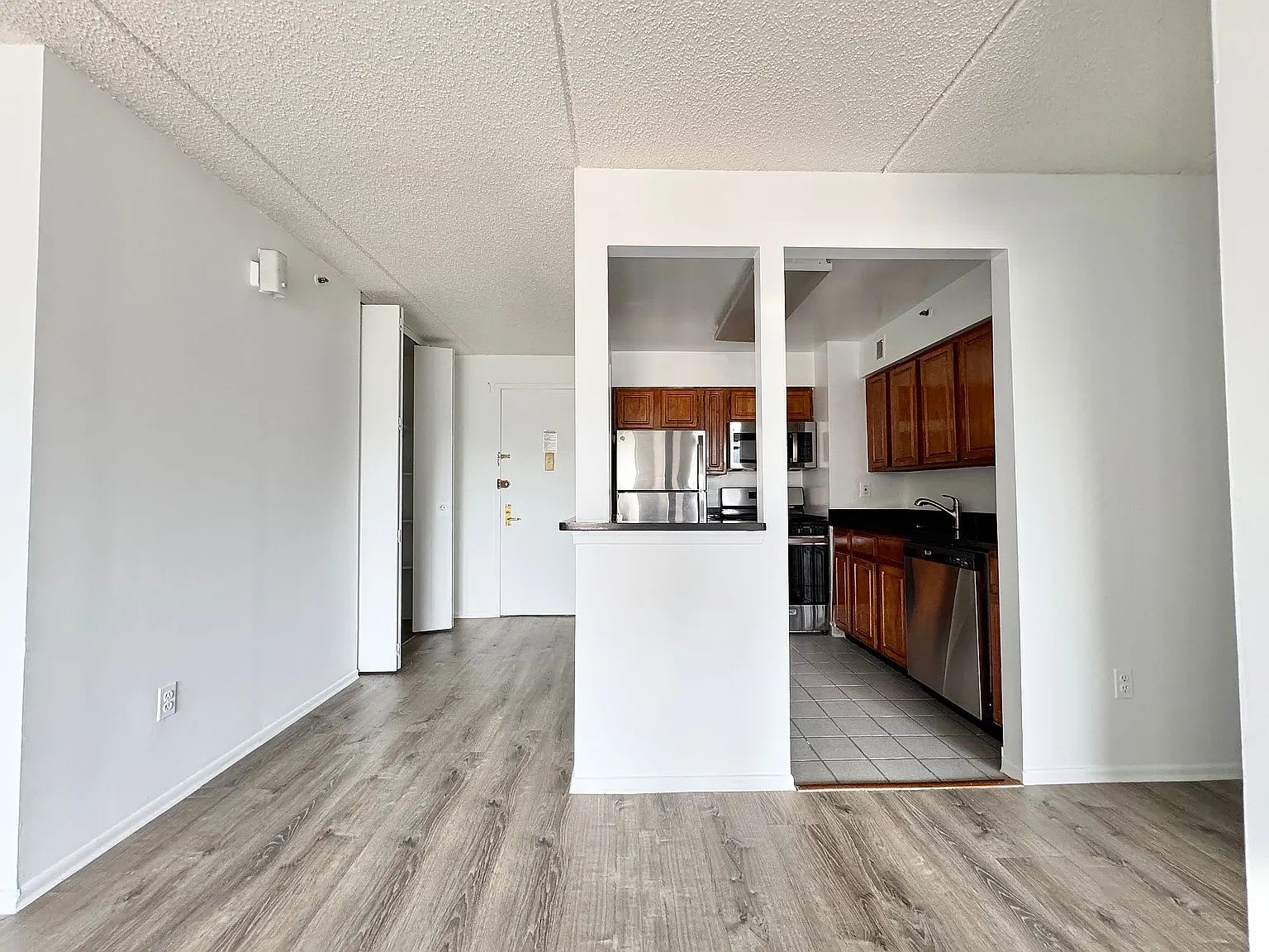 1456 31st Dr Apt 3G – photo 5