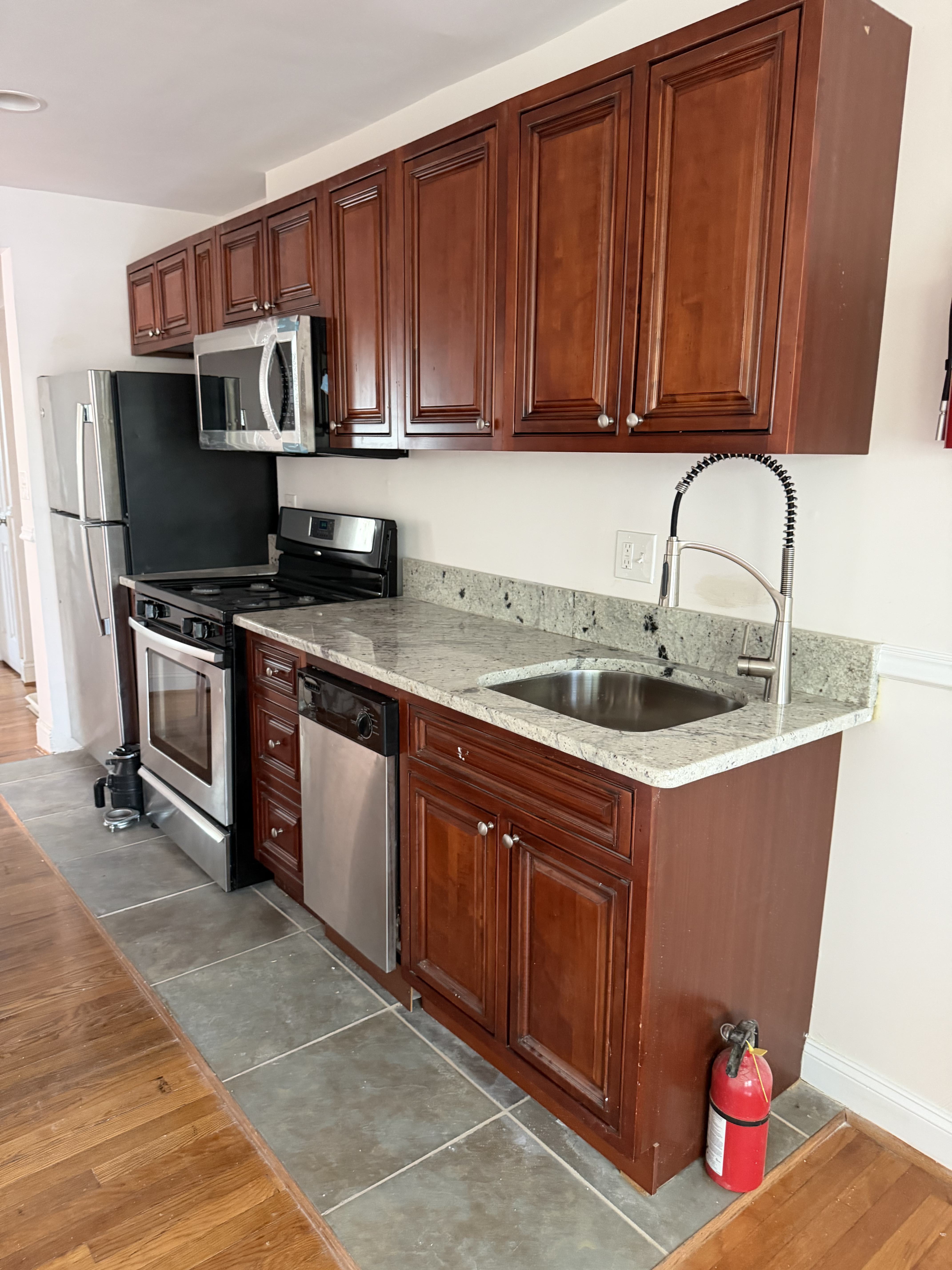 1237 Alabama Ave Se – photo 3