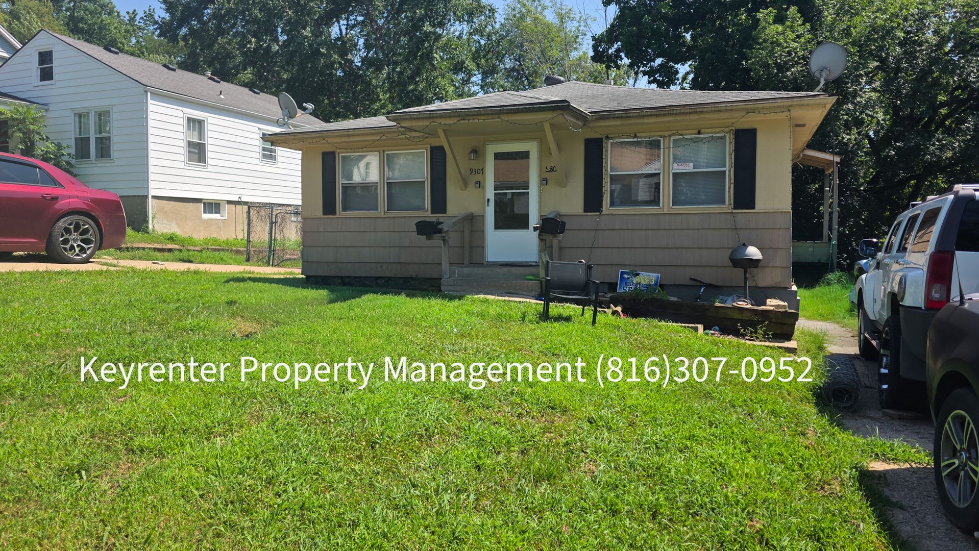 Charming 2-Bedroom Home with Spacious Yard & Off-Street Parking – photo 3