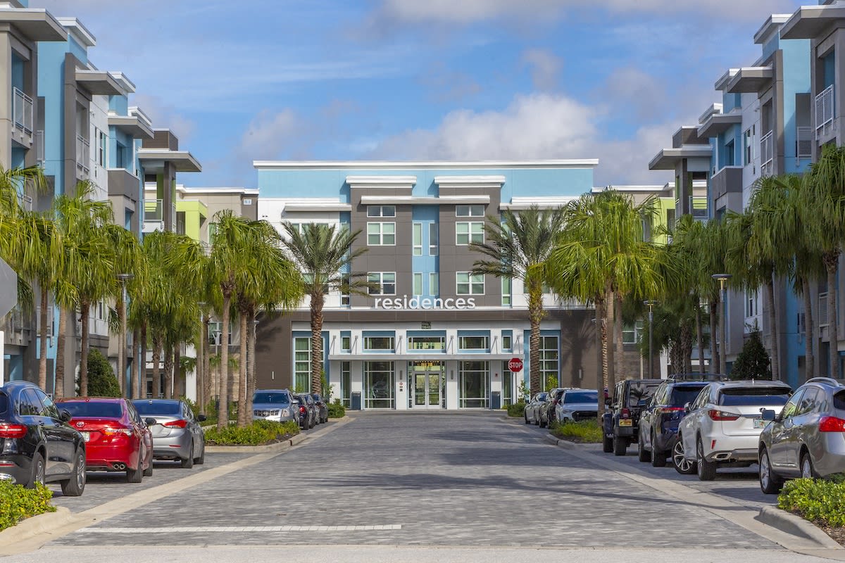 Residences at the Green – photo 1