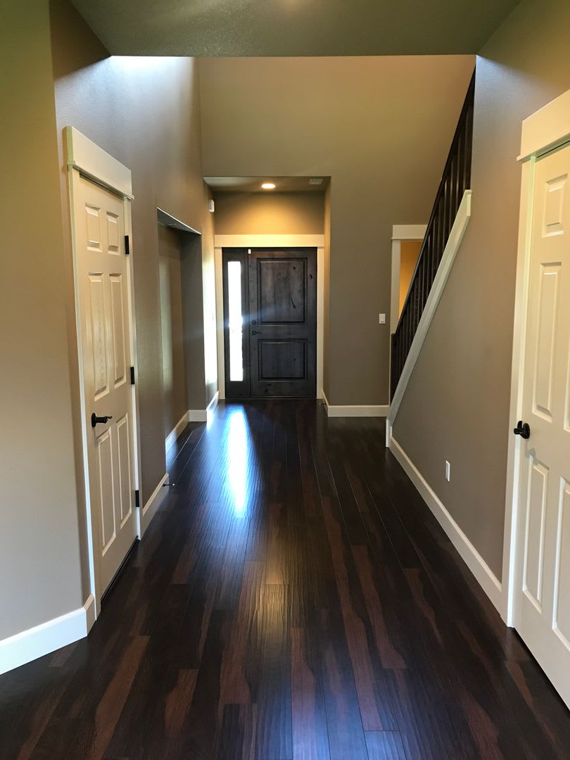 Large 3 Bedroom with Fenced Yard and Community Pool! – photo 3