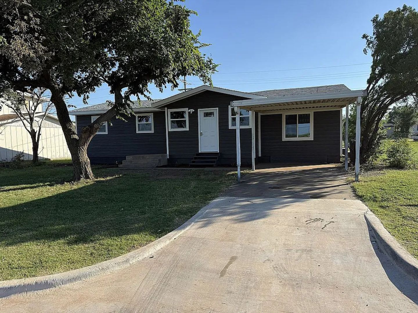 Spacious 4BR House in Lawton – photo 1