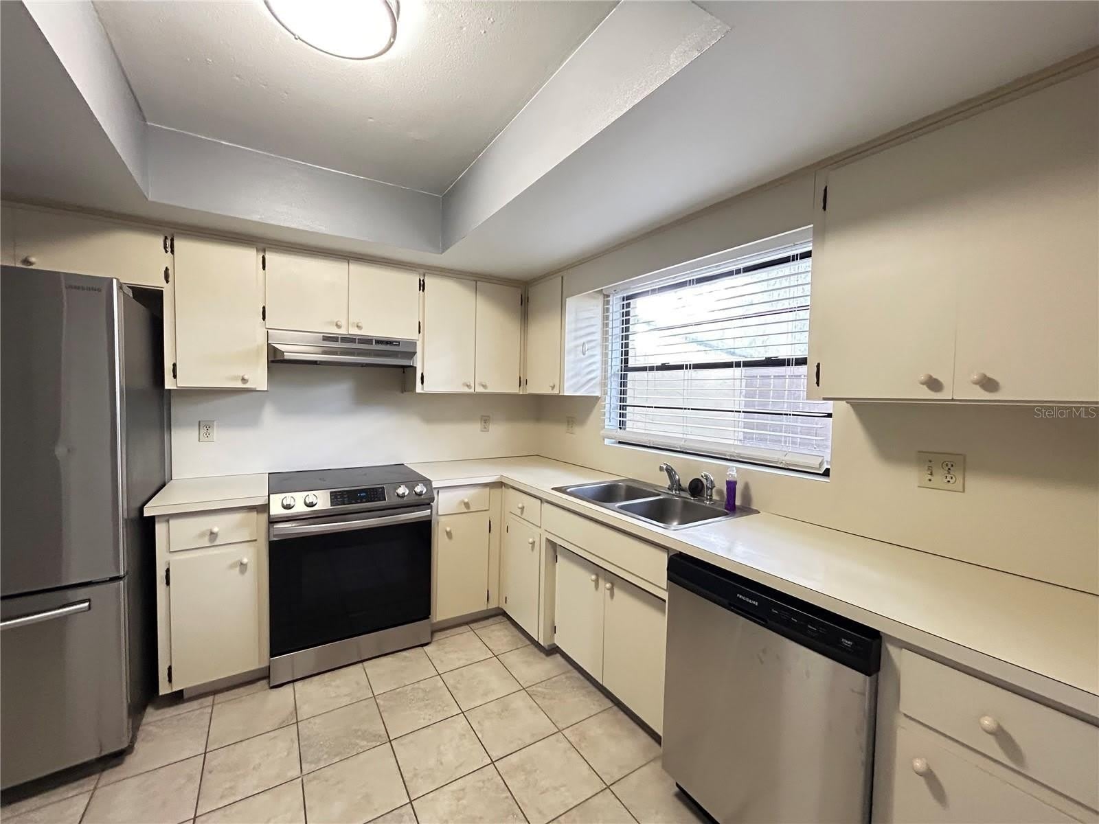 1026 MEDINAH Drive – photo 5