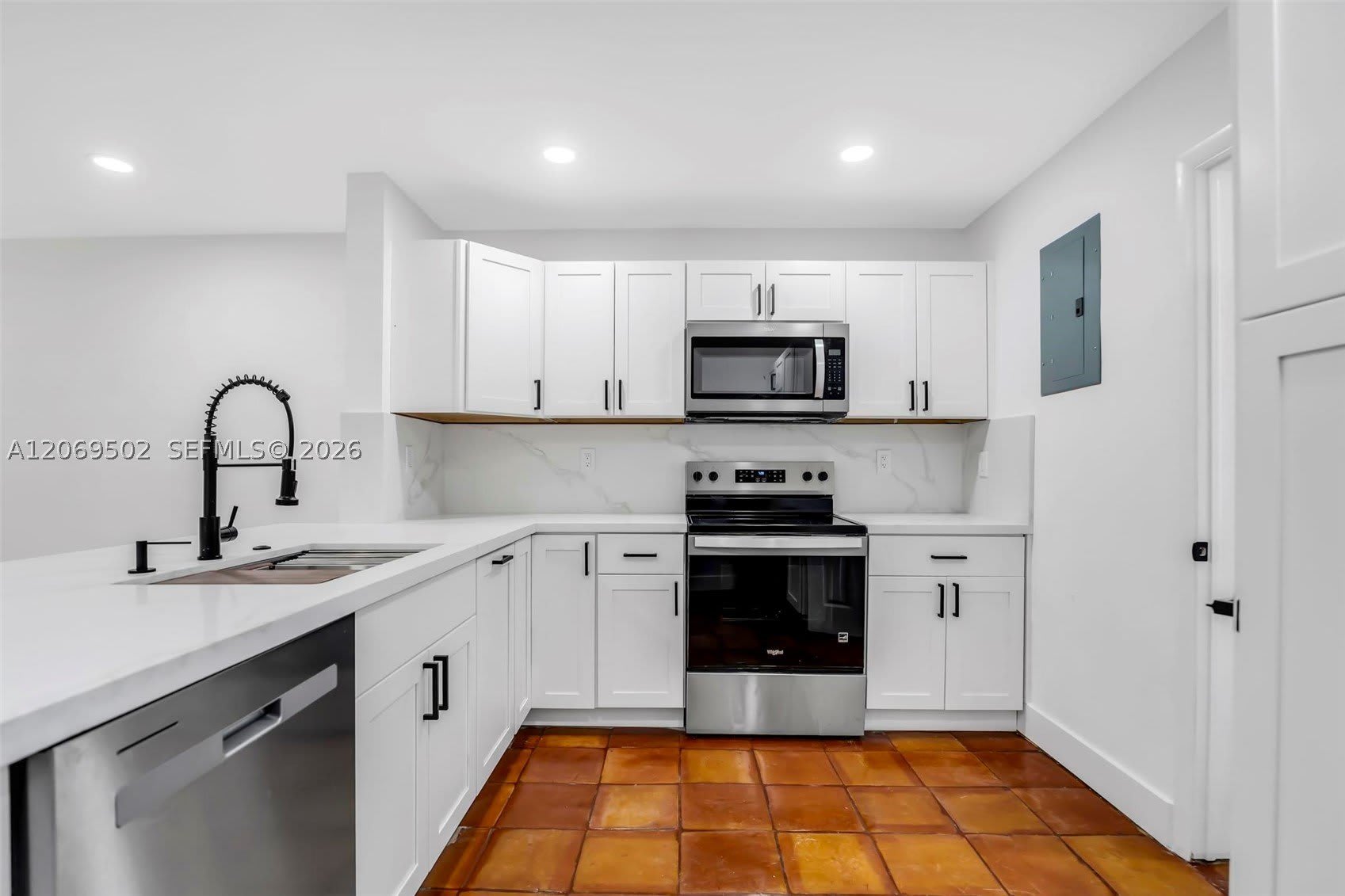 850 SW 12th Ct – photo 5