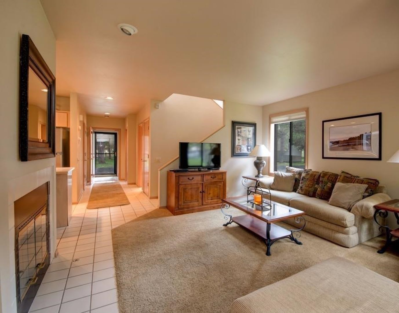 Fully Furnished Eaglewood Condo in Sunriver – Pool, Golf & Trails at Your Doorstep – photo 3