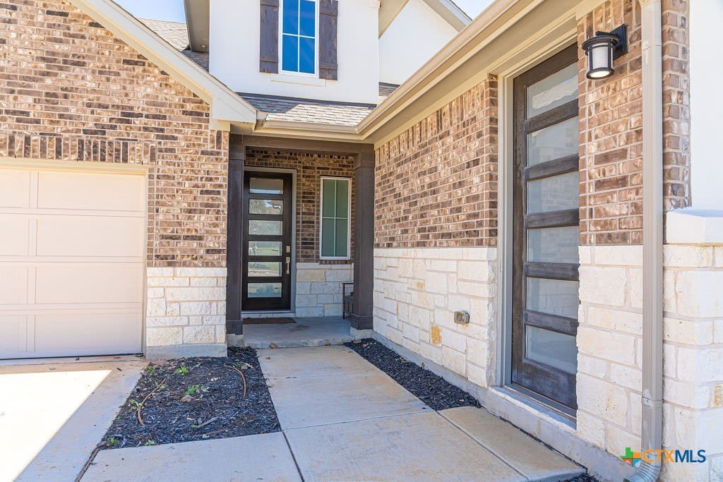 350 Nightshade Street – photo 2