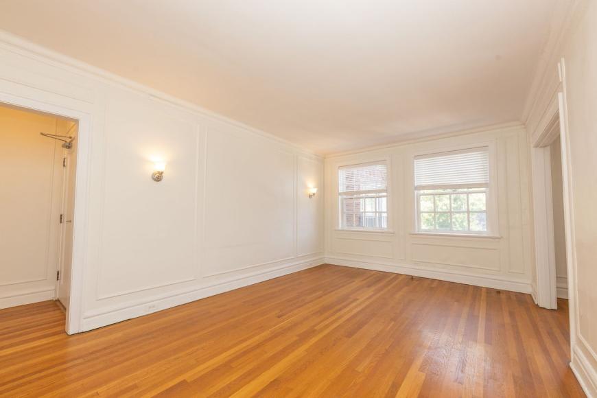 1004 Hinman Ave – photo 1