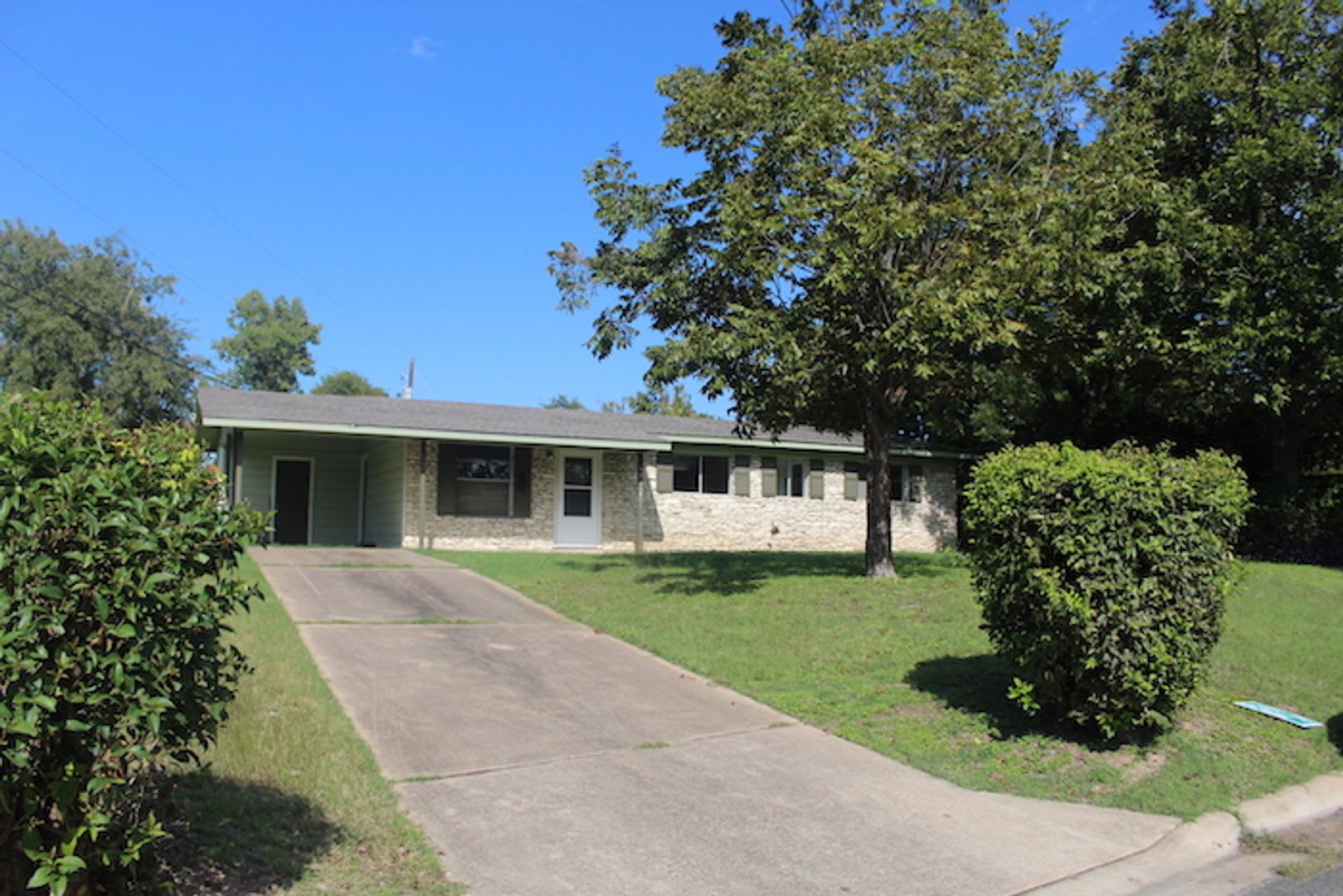 4708 York Hill Dr, Austin, Texas 78723 – photo 2