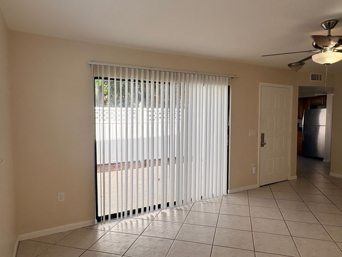 2/2 Townhome in Fort Myers for Rent – photo 3