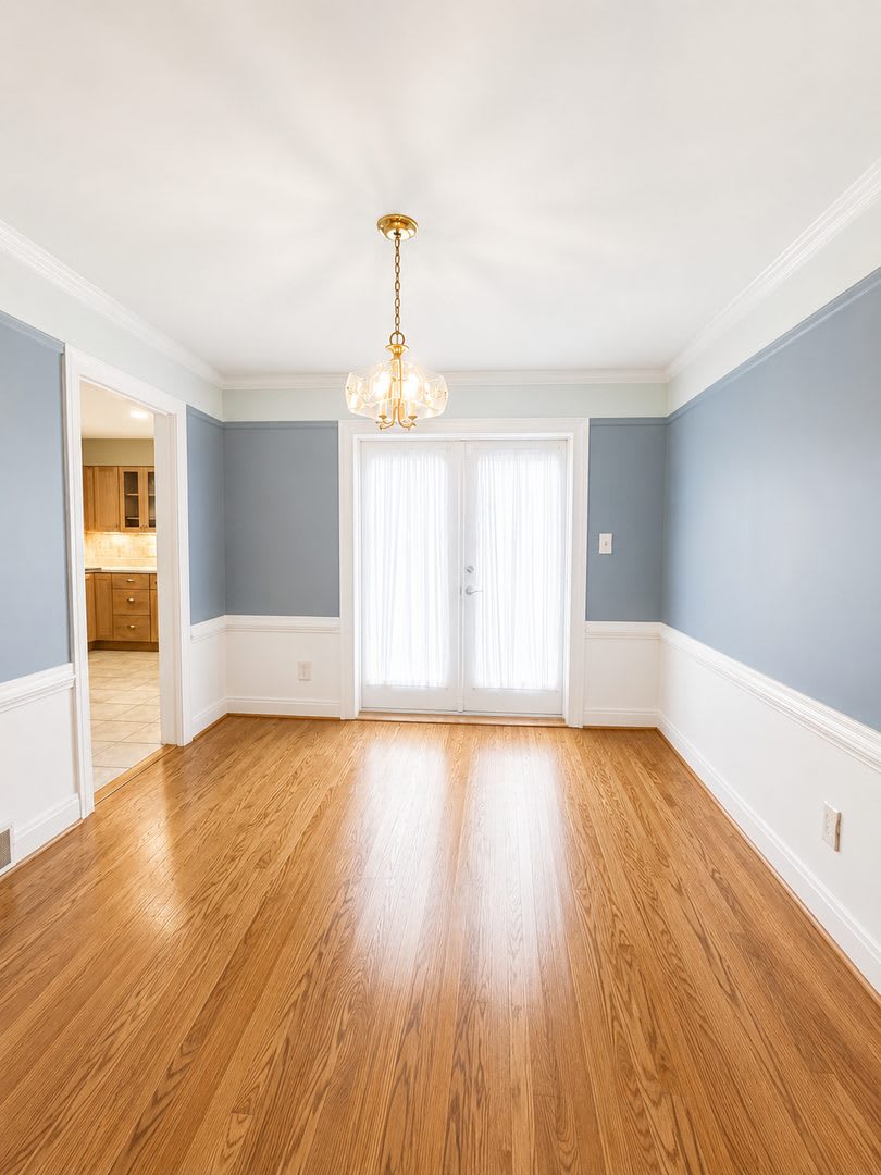 Charming St Matthews Cape Cod With Finished Basement Spacious Backyard – photo 4
