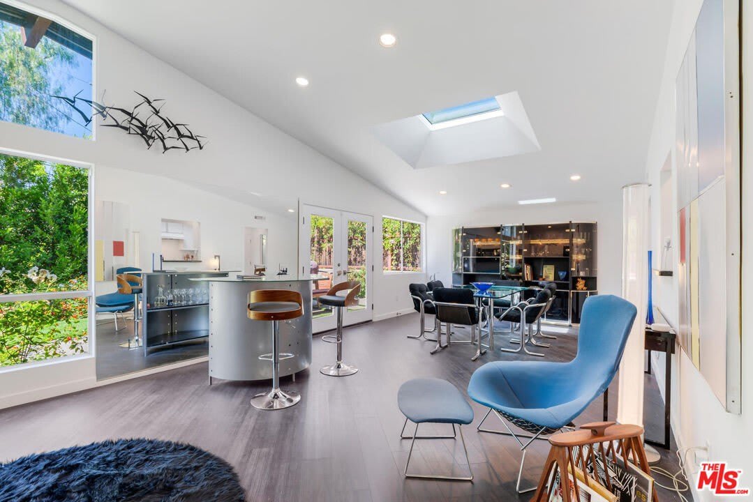 22705 Crespi St – photo 5