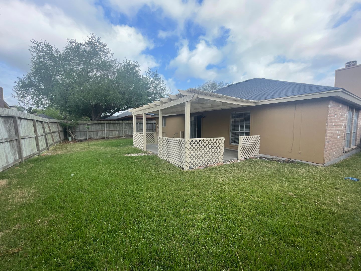 Charming Southside 3-Bedroom, 2-Bath Home for Lease – photo 2