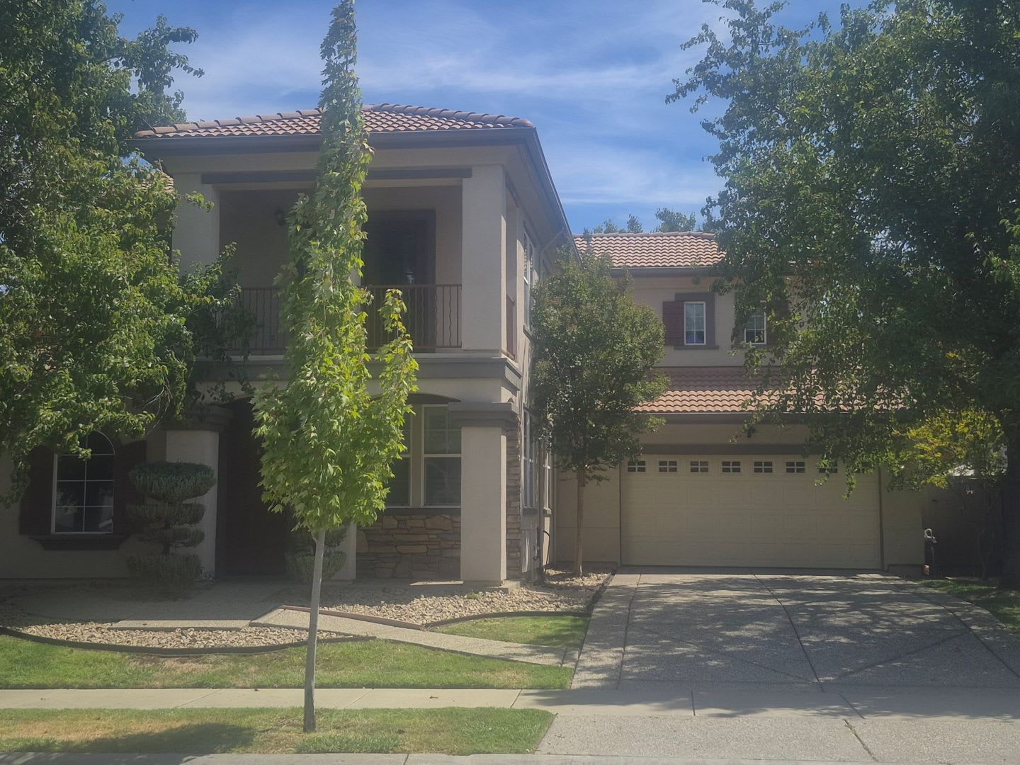 5 bedroom with 3 full baths in Westlake Community – photo 1