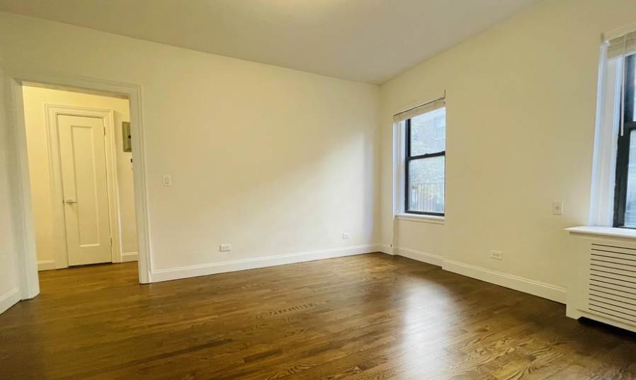 75 W 12th St – photo 2