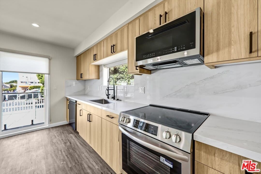 1309 N Sycamore Ave – photo 3