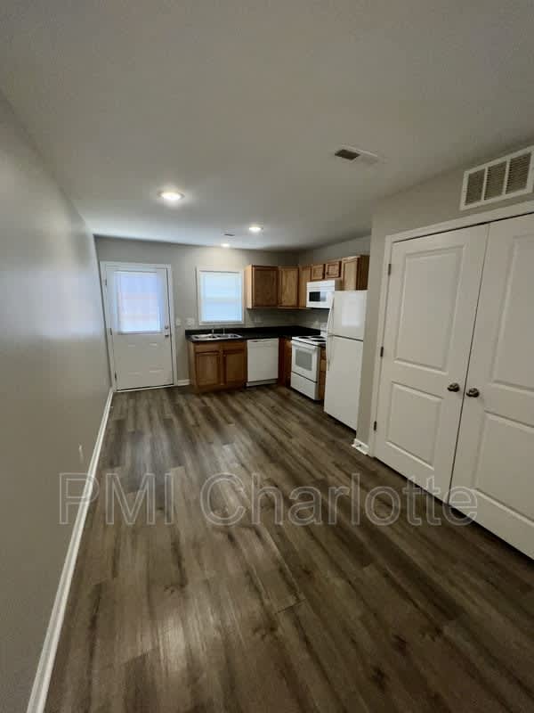 729 Fisher Ferry St – photo 3