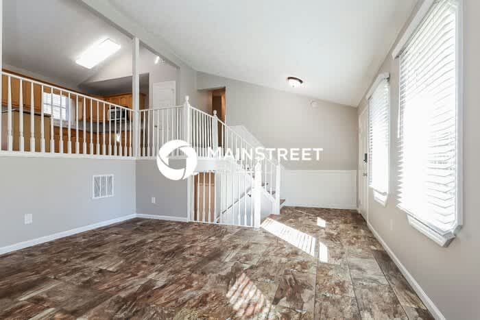 541 Canterbury Lane – photo 3