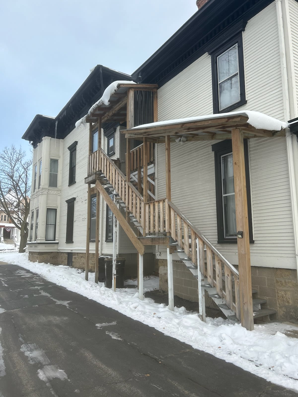 718 West Stephenson Street – photo 3