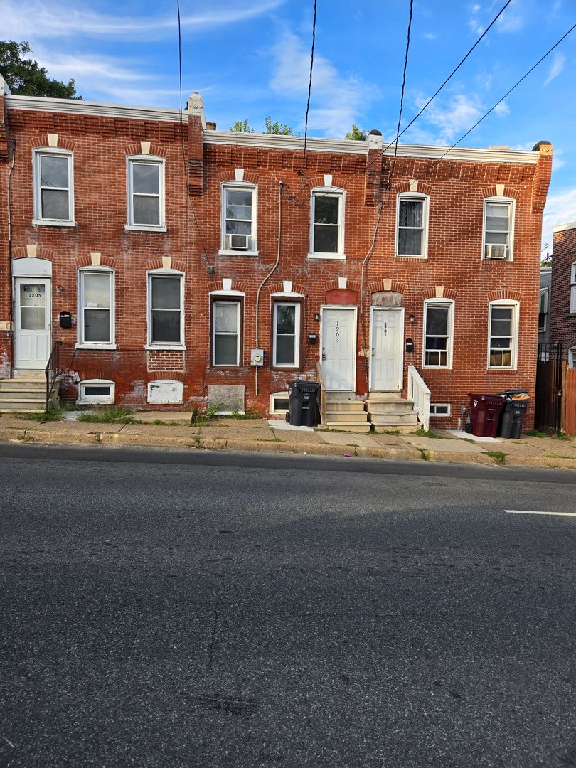 2 Bedroom 1 Bath Townhouse – photo 1