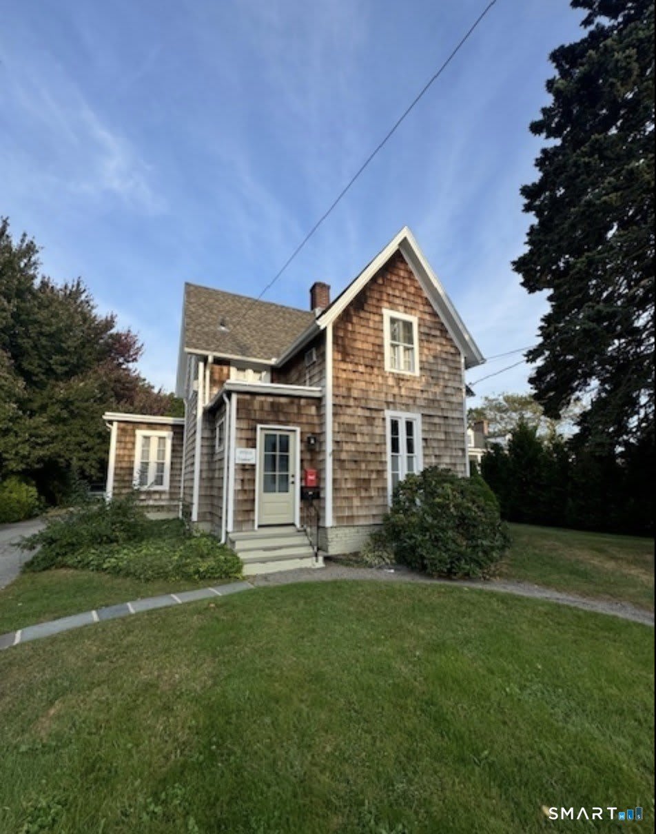 21 Broadway Avenue – photo 1