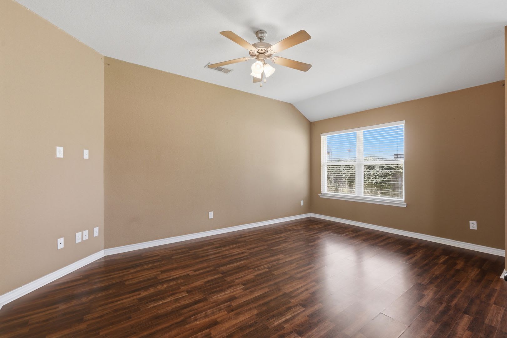 Spacious 3 2 Available For Lease In Bryan College Station – photo 3