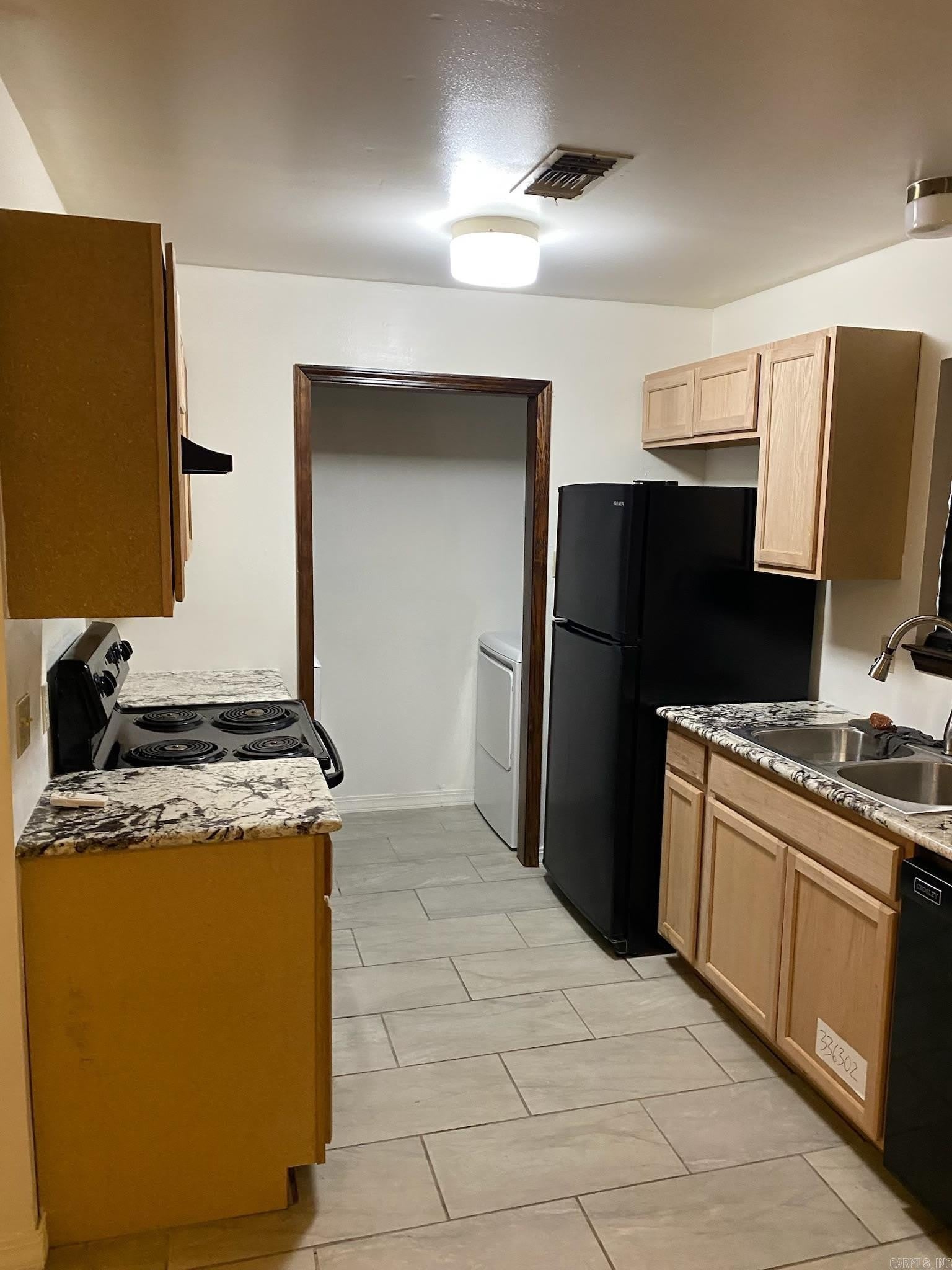 11603 Warren – photo 3