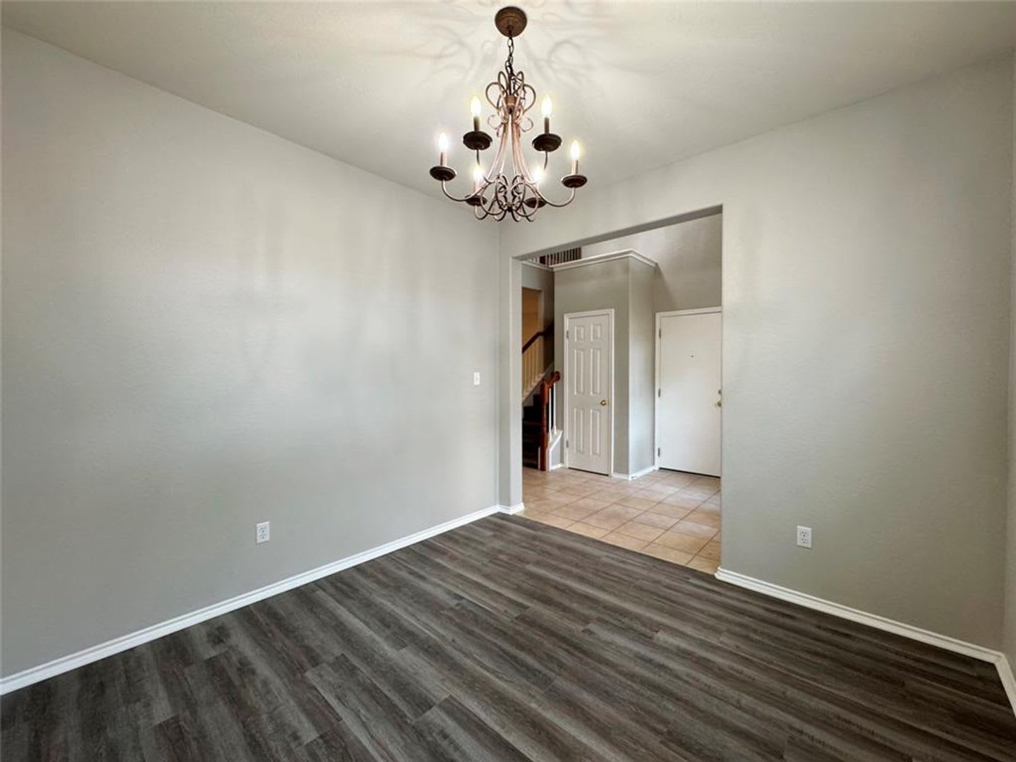 Discover Unparalleled Comfort In This Captivating Two Story Residence Perfectly Situated In A Desirable Cedar Park Neighborhood – photo 5