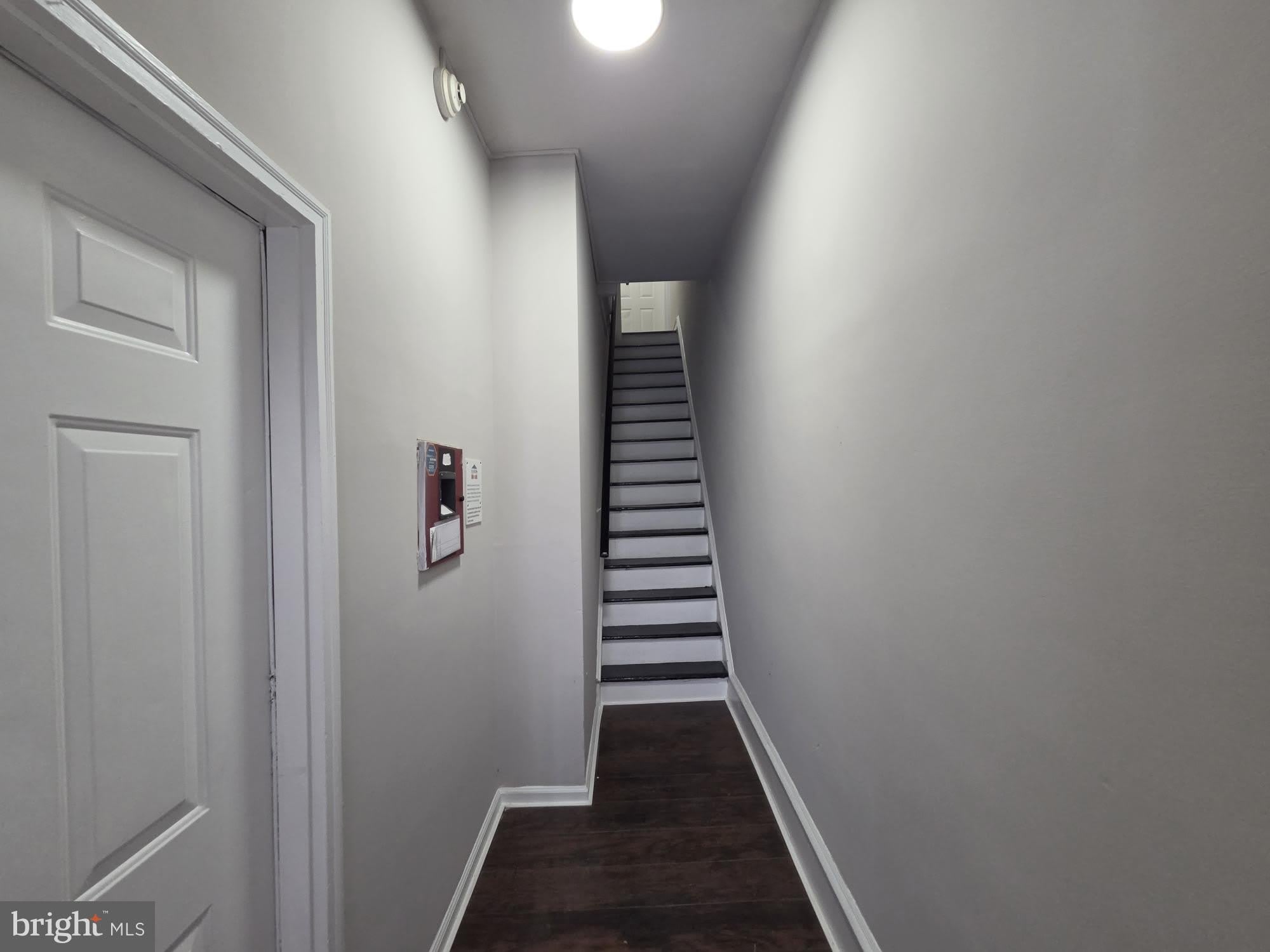 509 E WASHINGTON Lane – photo 3