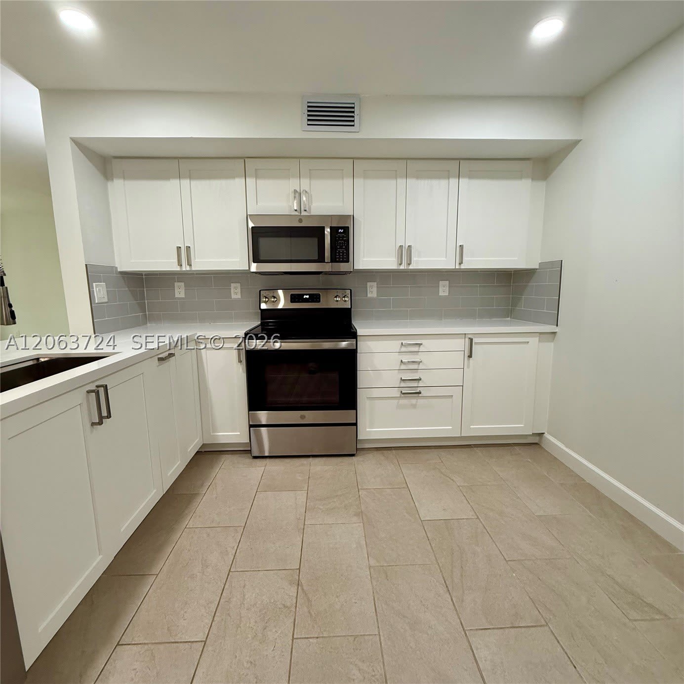 10672 SW 79th Ter – photo 4