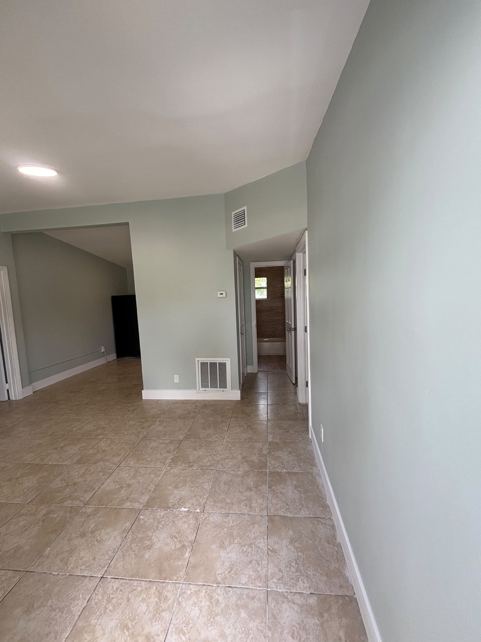 2911 Northwest 11th Place – photo 2