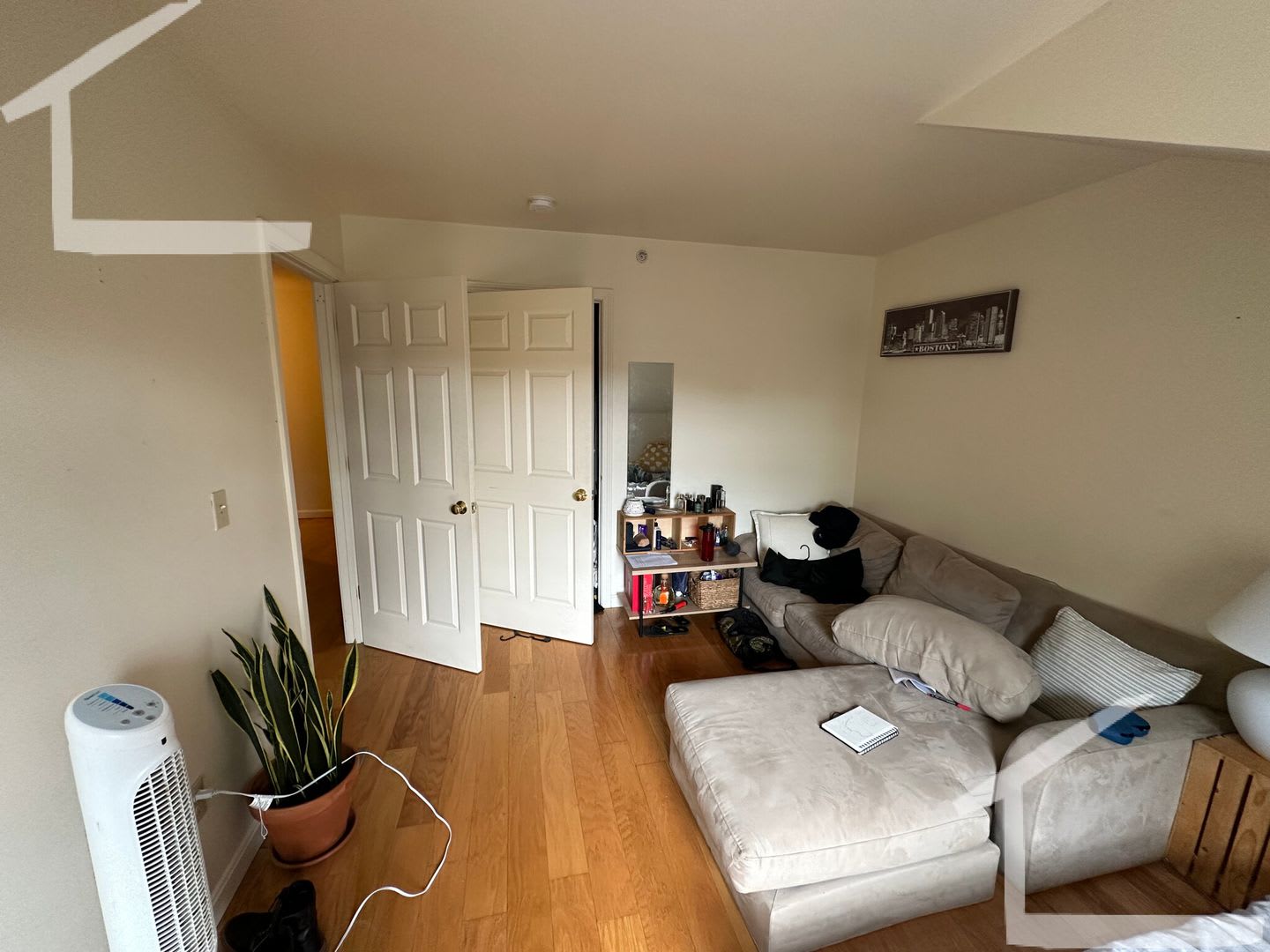 Five Bedroom Two Half Bath Townhouse Lower Allston – photo 4