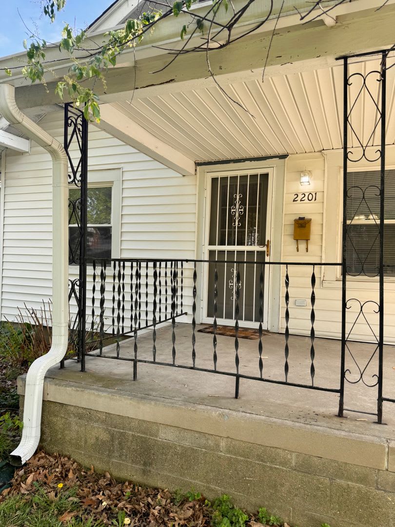 Charming 2 Bedroom 1 Bath House – photo 4